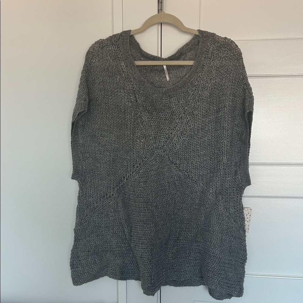 Free People grey marl Knit pullover Sweater vest
Size L. NWT